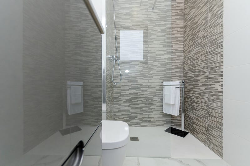 Open photo Listing photo