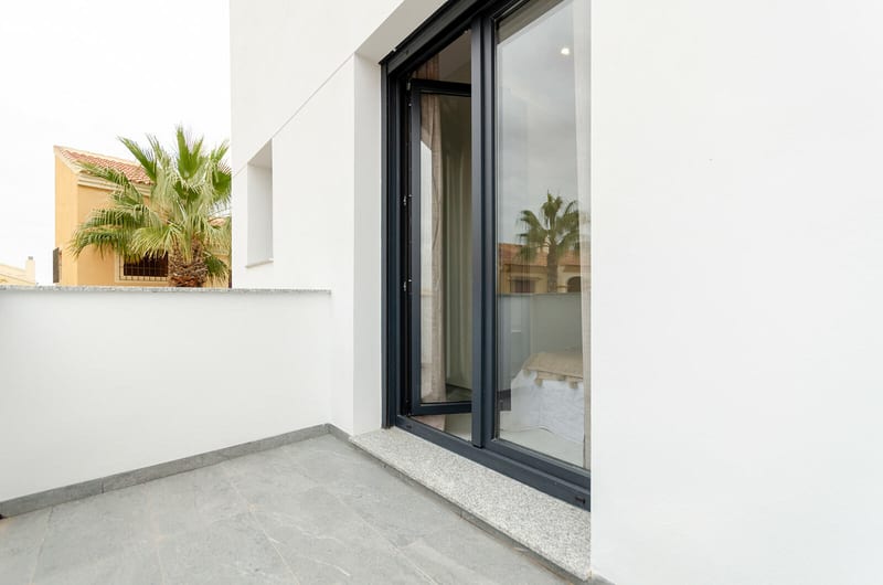 Open photo Listing photo