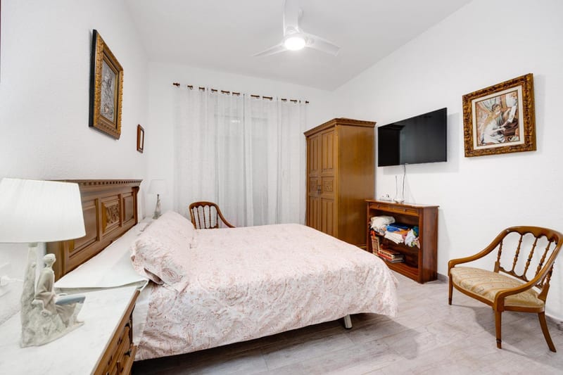 Open photo Listing photo