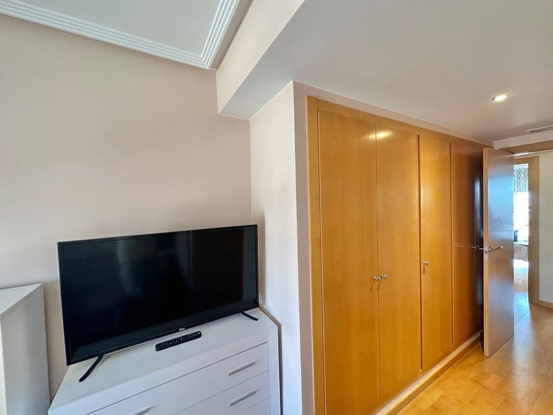 Open photo Listing photo