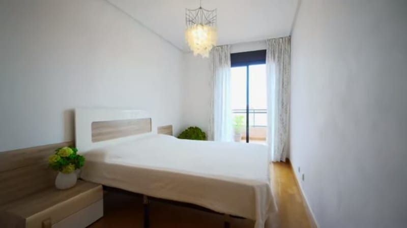 Open photo Listing photo
