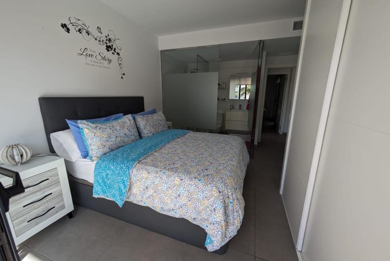 Open photo Listing photo
