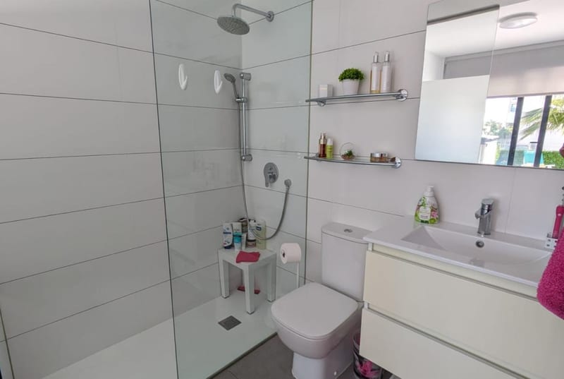 Open photo Listing photo