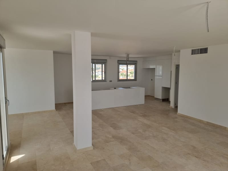 Open photo Listing photo