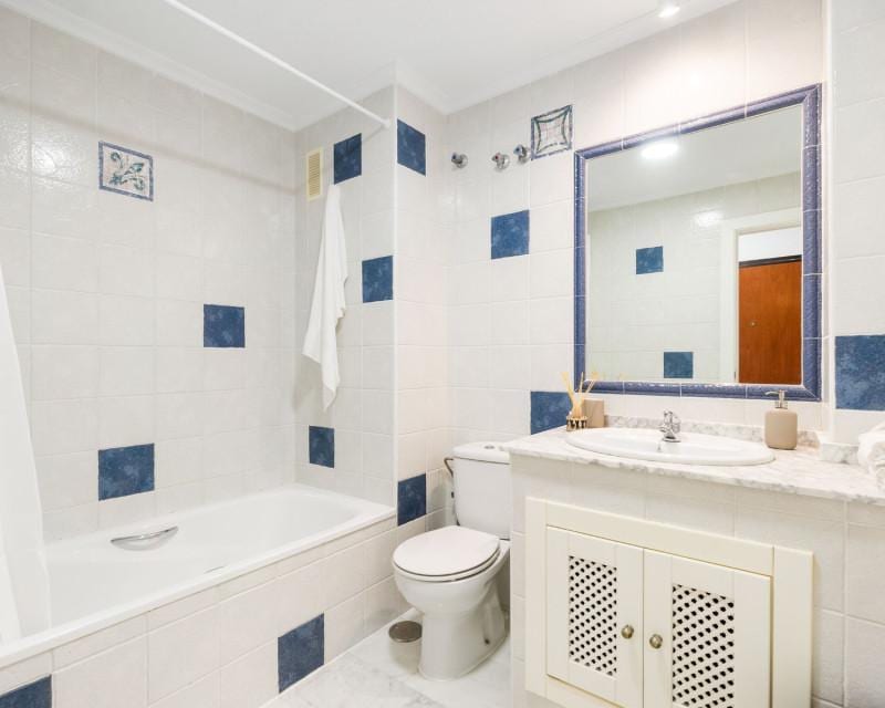 Open photo Listing photo