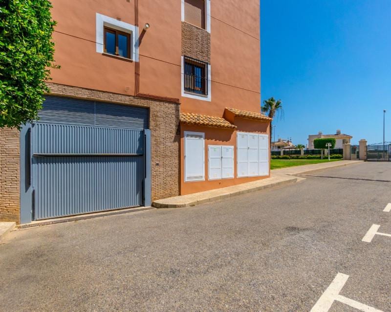 Open photo Listing photo