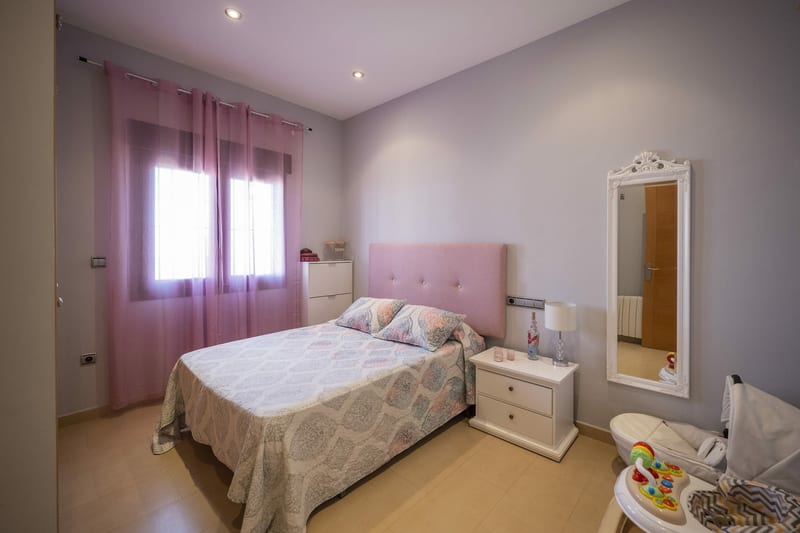 Open photo Listing photo