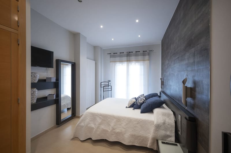 Open photo Listing photo