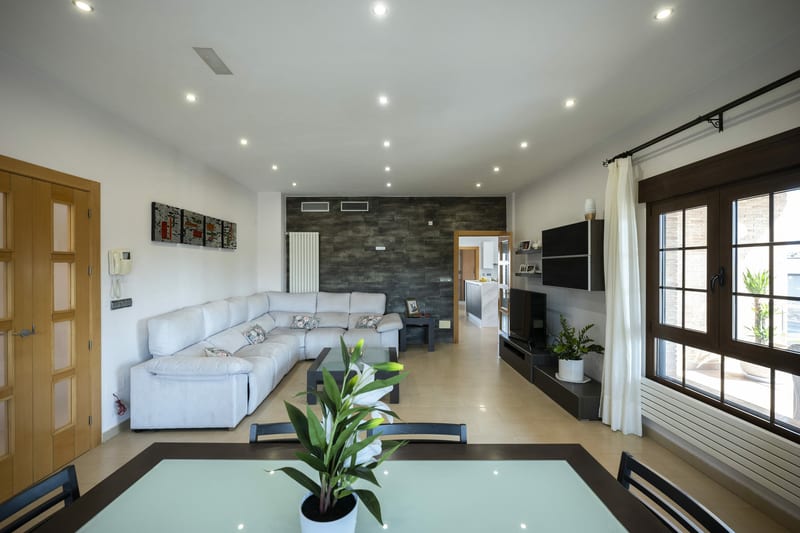 Open photo Listing photo