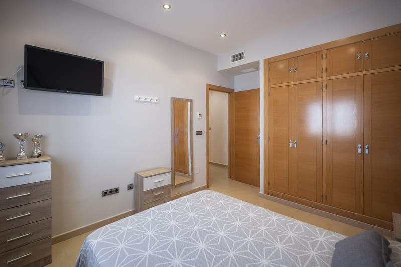 Open photo Listing photo