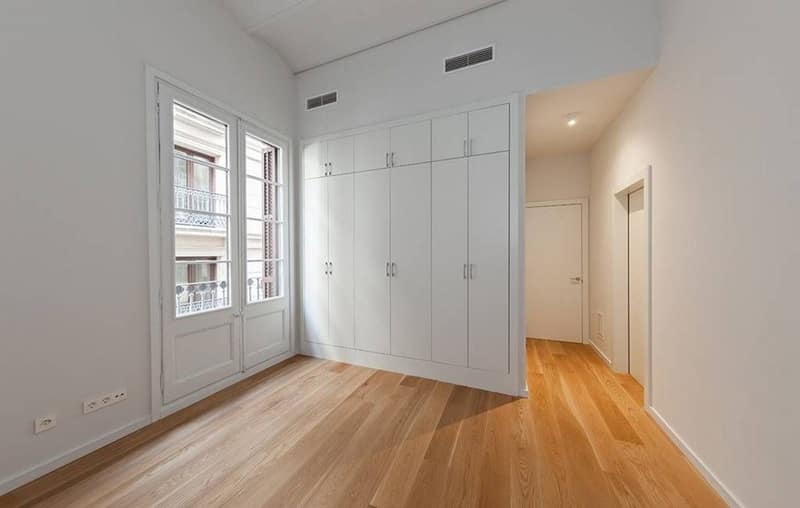 Open photo Listing photo