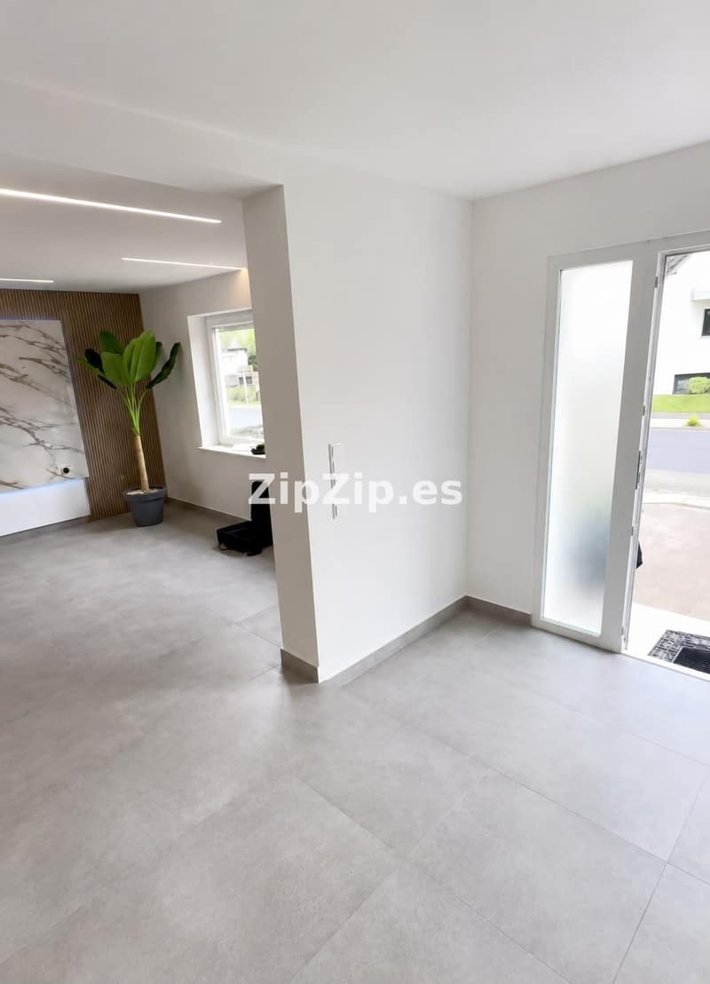 Open photo Listing photo
