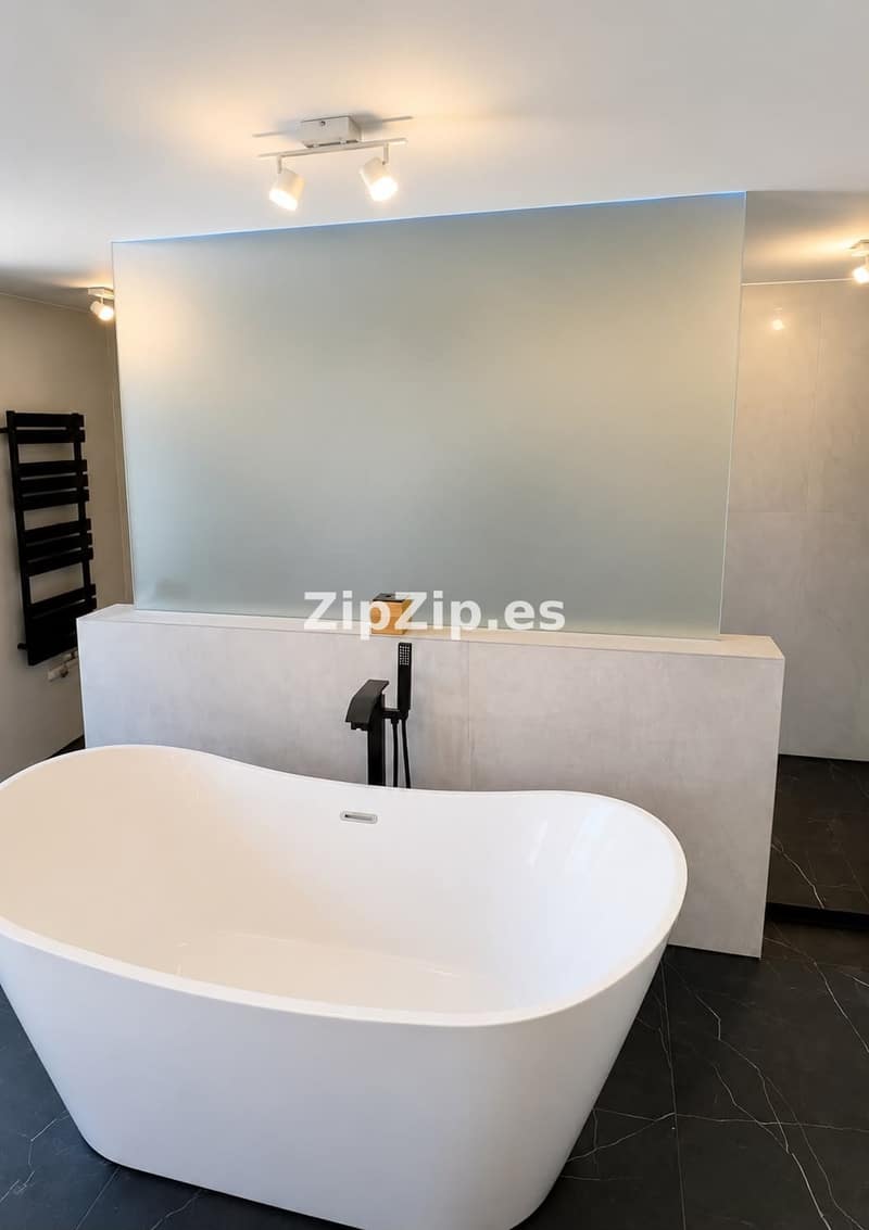 Open photo Listing photo