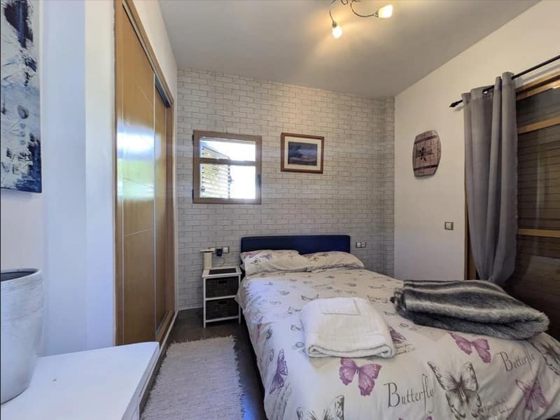 Open photo Listing photo