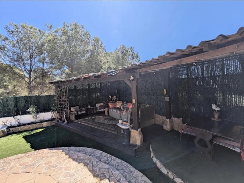 Open photo Listing photo