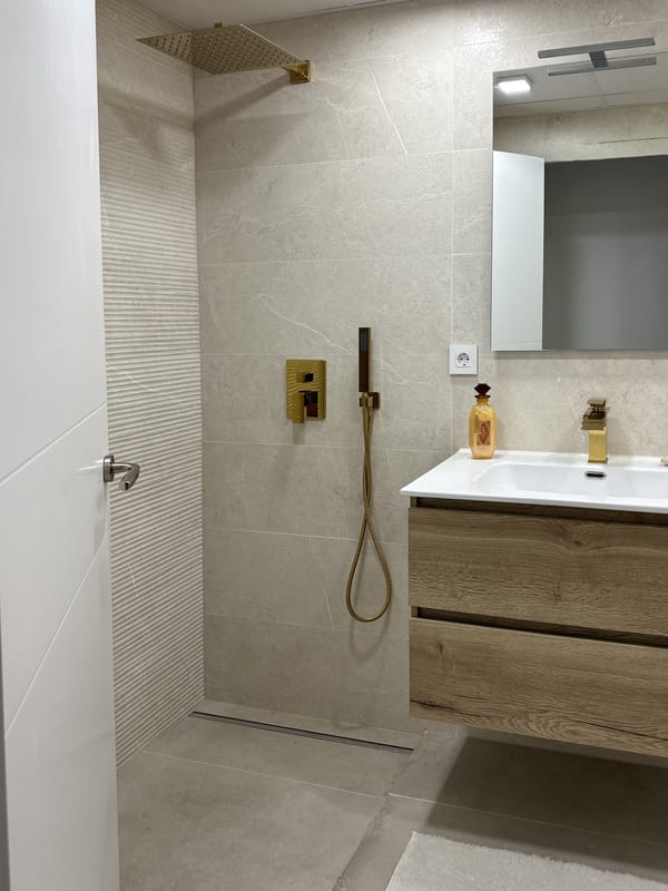 Open photo Listing photo