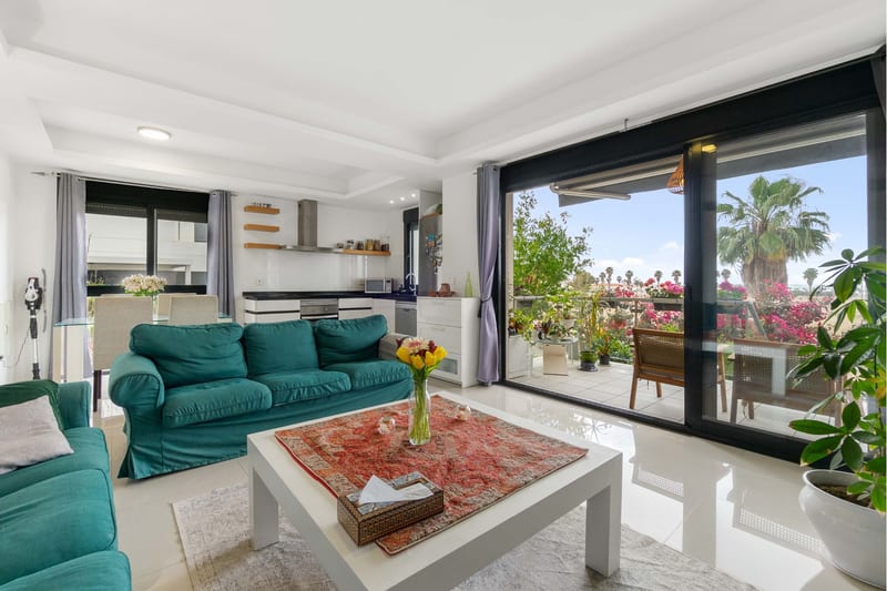 Open photo Listing photo