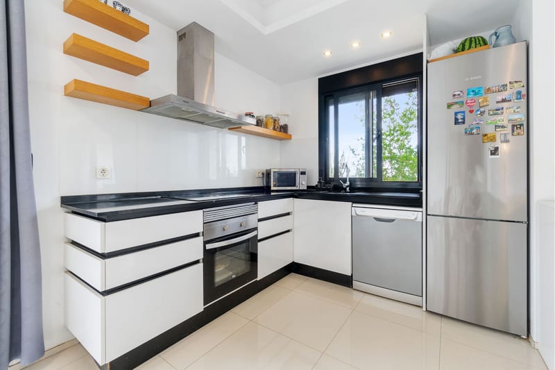 Open photo Listing photo