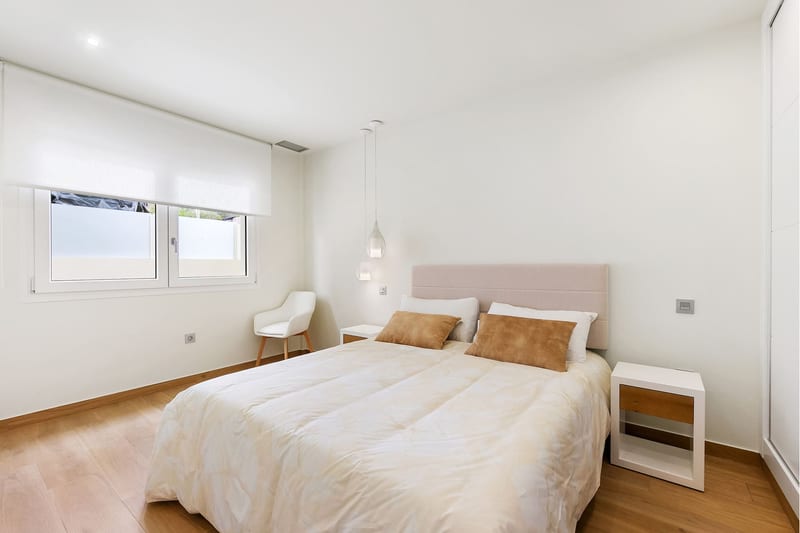 Open photo Listing photo