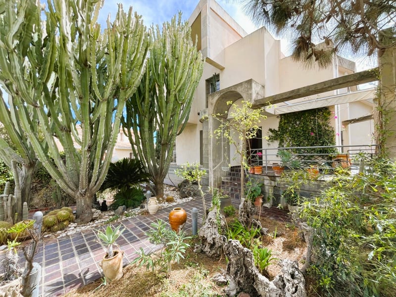 Open photo Listing photo