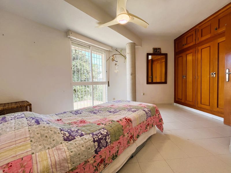 Open photo Listing photo