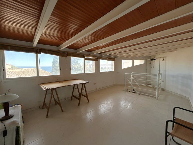 Open photo Listing photo