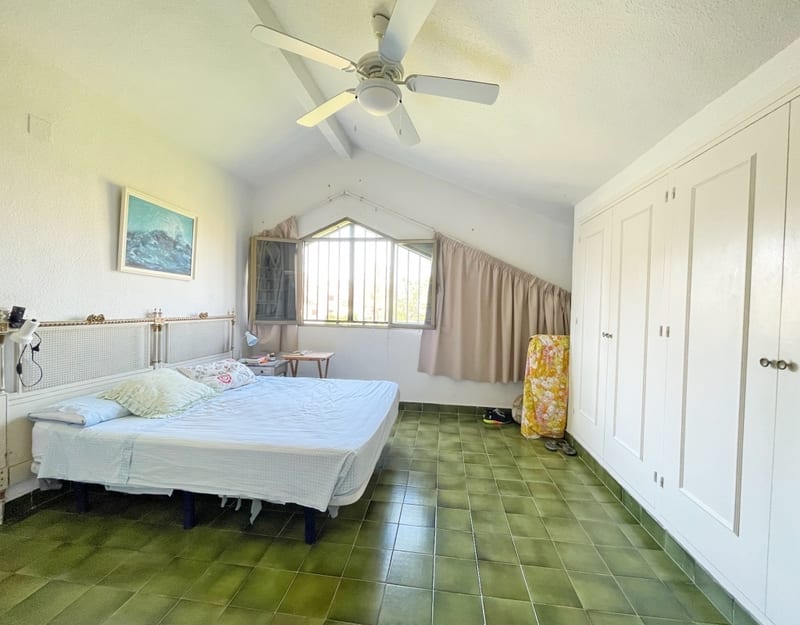 Open photo Listing photo