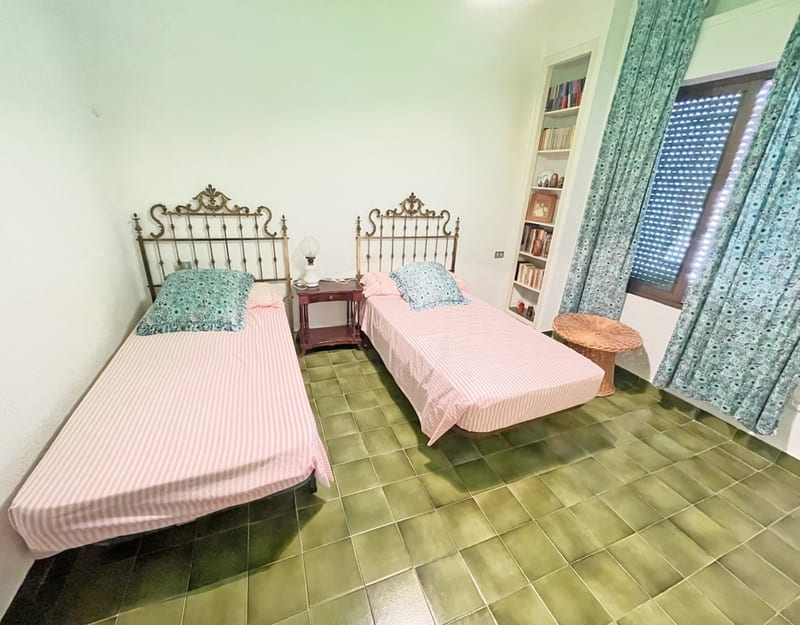 Open photo Listing photo
