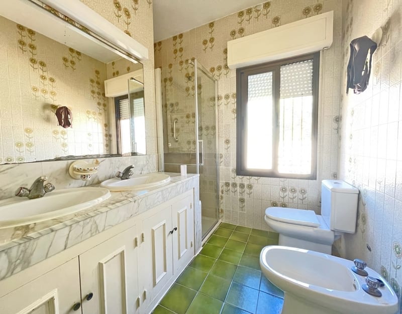 Open photo Listing photo