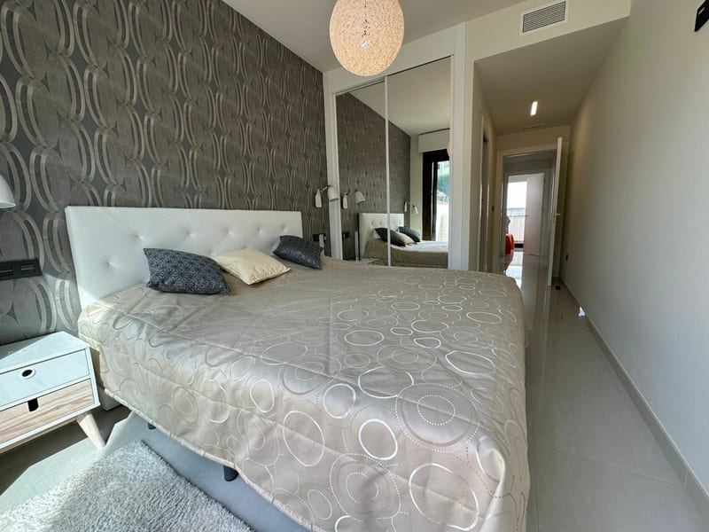 Open photo Listing photo