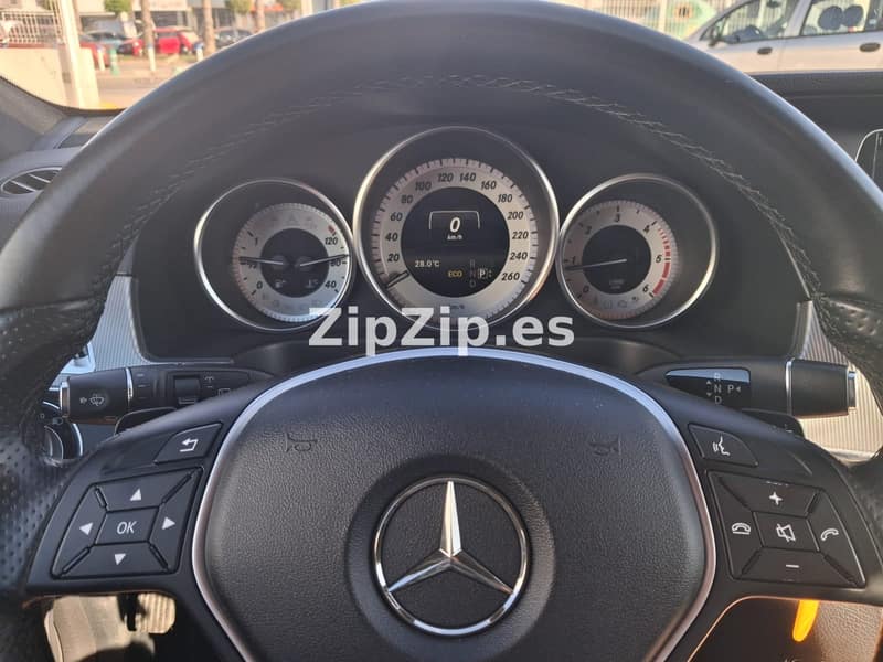 Open photo Listing photo