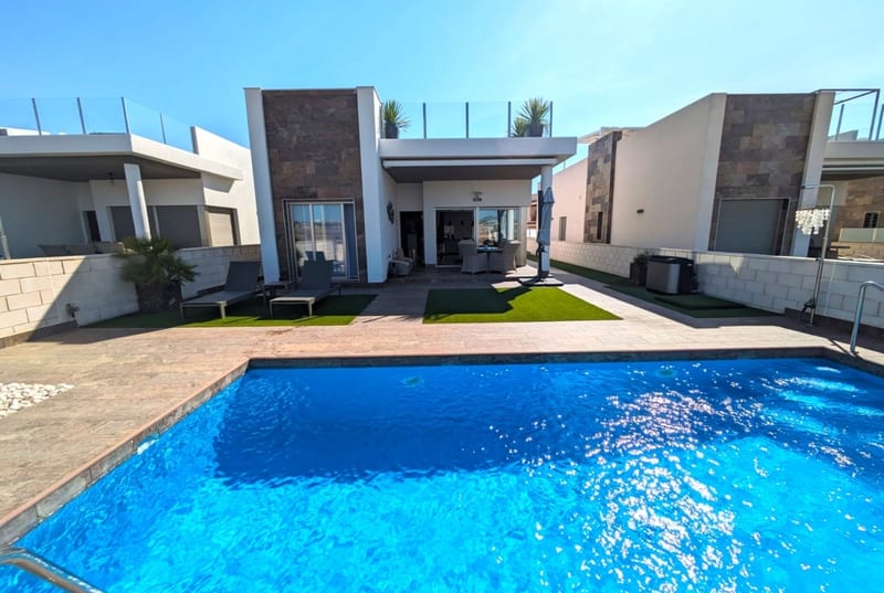 Open photo Listing photo