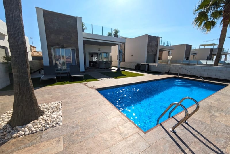 Open photo Listing photo