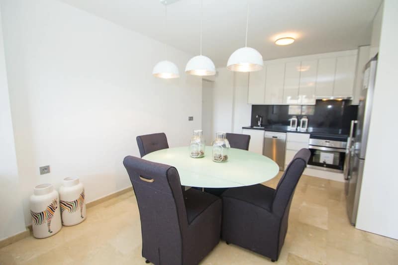 Open photo Listing photo