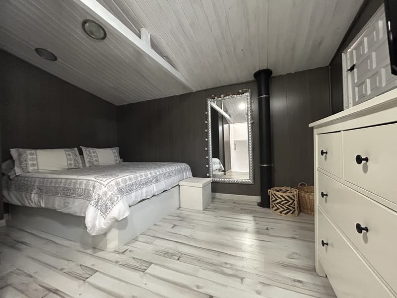 Open photo Listing photo