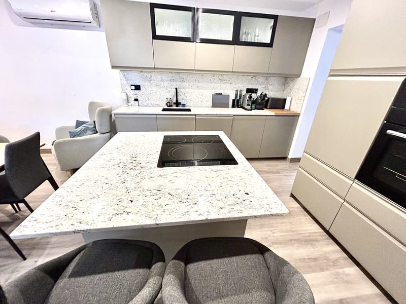 Open photo Listing photo