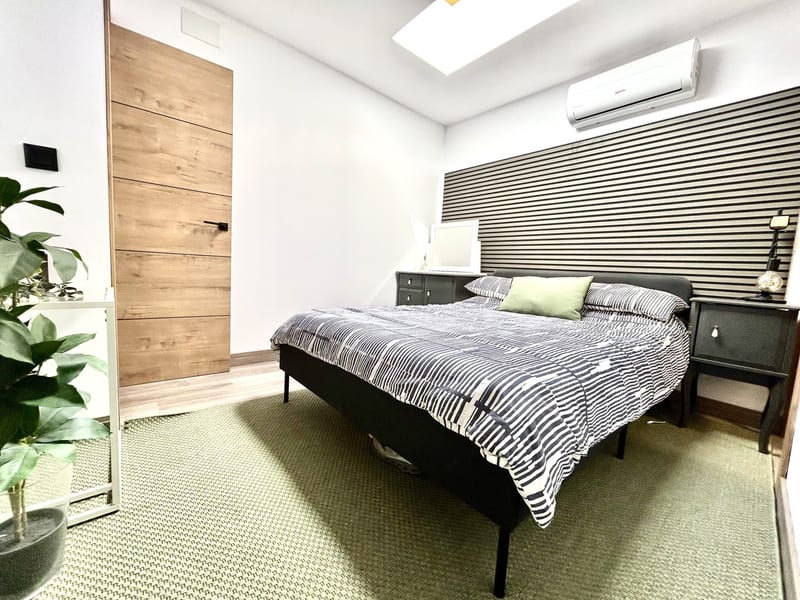 Open photo Listing photo