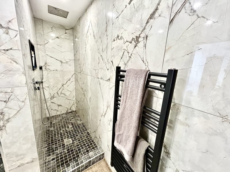 Open photo Listing photo