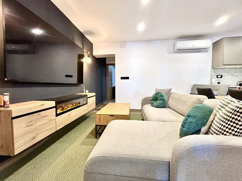Open photo Listing photo