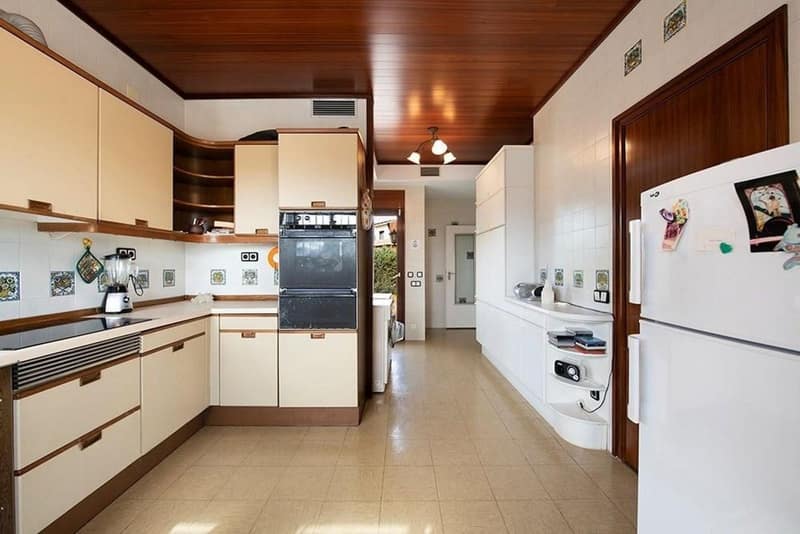 Open photo Listing photo