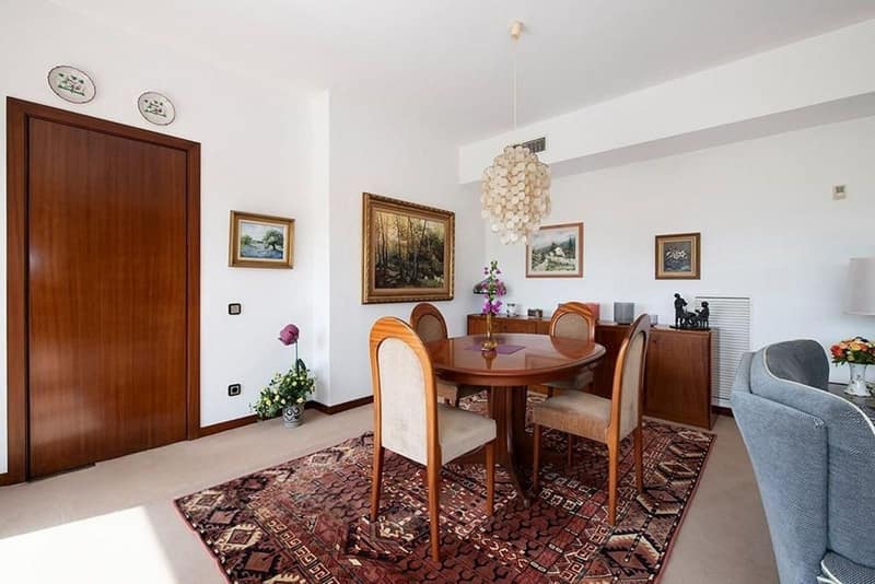 Open photo Listing photo