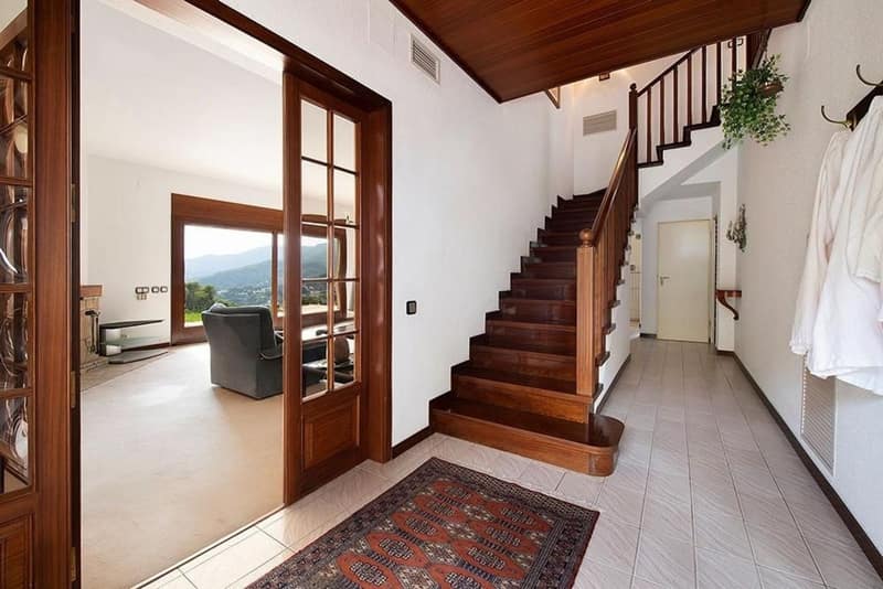 Open photo Listing photo