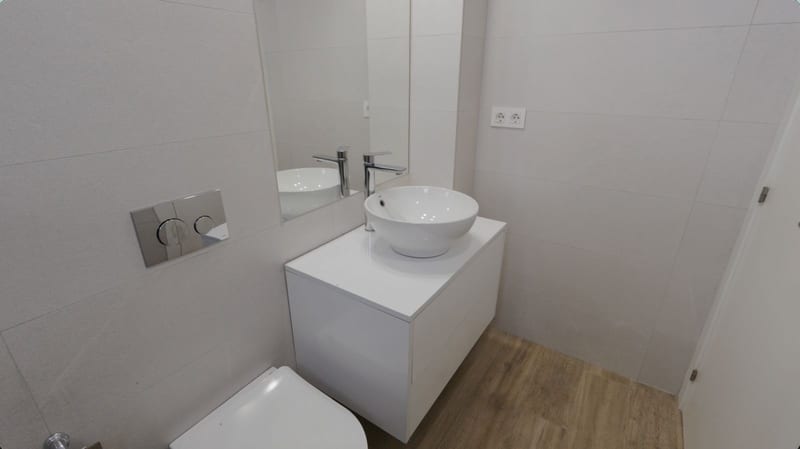 Open photo Listing photo