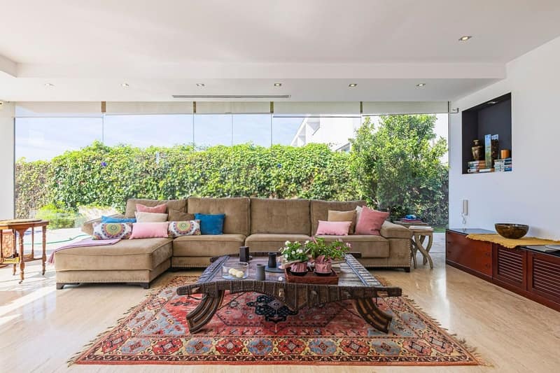 Open photo Listing photo