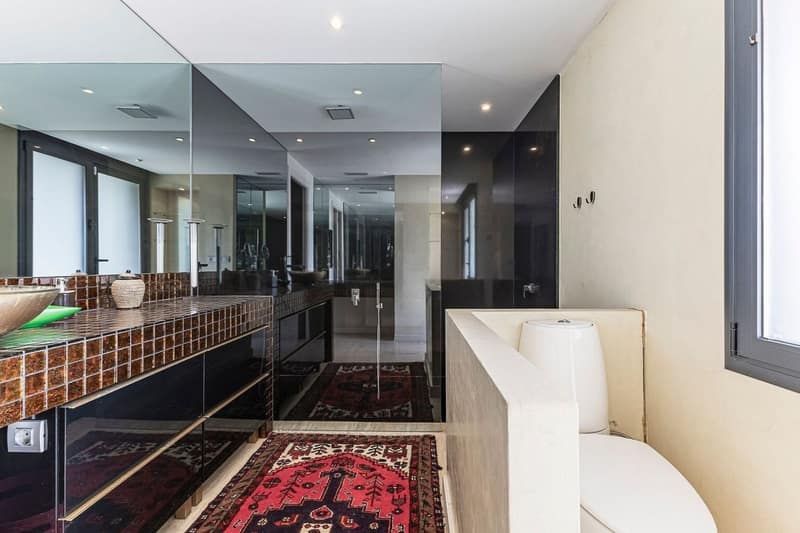 Open photo Listing photo