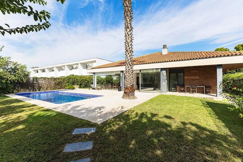 Open photo Listing photo