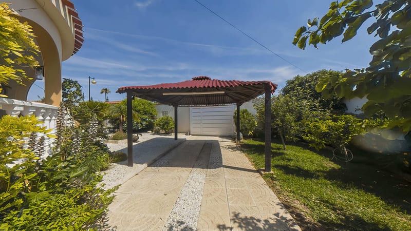 Open photo Listing photo