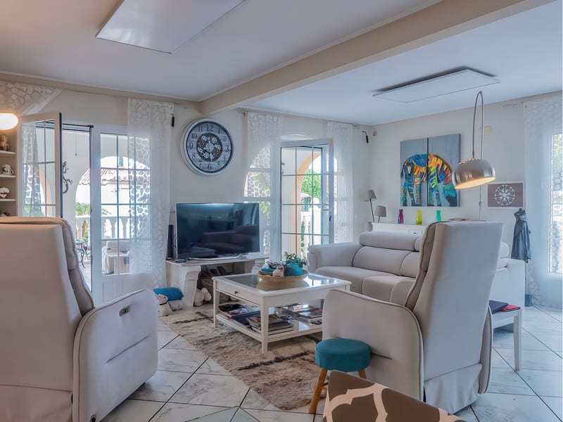 Open photo Listing photo