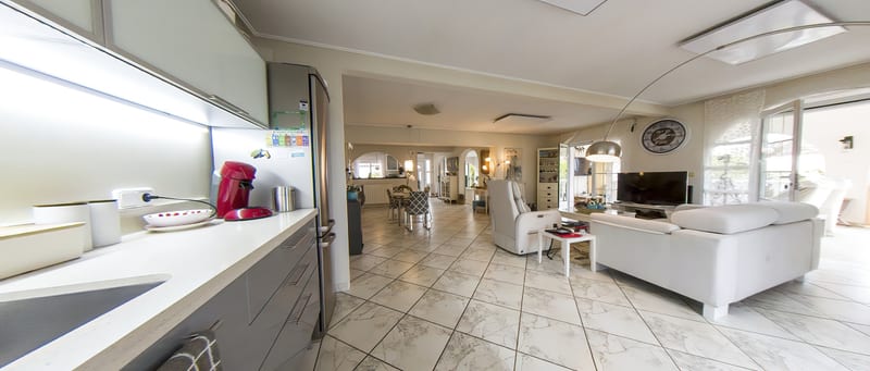 Open photo Listing photo