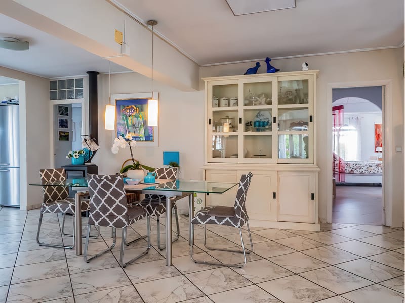 Open photo Listing photo